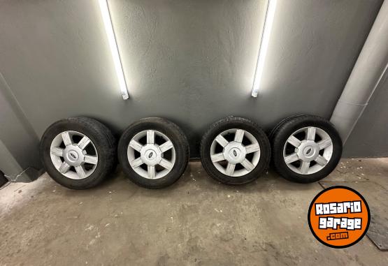 Accesorios para Autos - Líquido juego llantas ford fiesta R14 - En Venta