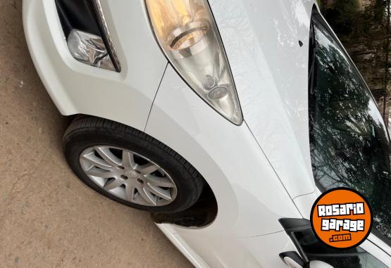 Autos - Peugeot 308 allure GPS 1 2013 Nafta 153000Km - En Venta