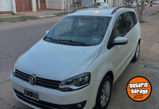 Autos - Volkswagen SURAN HIGHLINE I MOTION 2014 Nafta 100000Km - En Venta