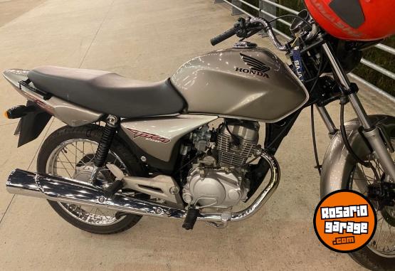 Motos - Honda Titan 2013 Nafta 1800Km - En Venta