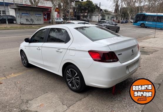 Autos - Peugeot 301 2017 Nafta 75000Km - En Venta