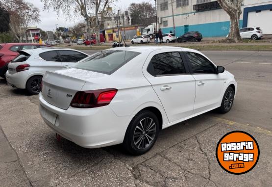 Autos - Peugeot 301 2017 Nafta 75000Km - En Venta