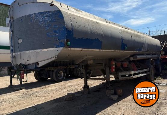 Camiones y Gr�as - SEMIRREMOLQUE ACERO DANES 1+1 35.000 LTS - En Venta
