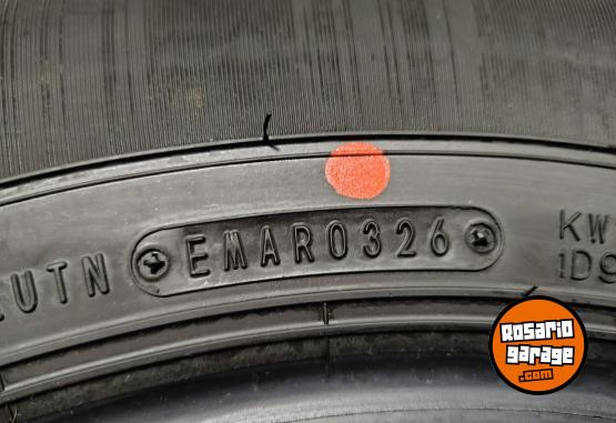 Accesorios para Autos - Cubiertas Neumáticos 195 80 R15 - En Venta