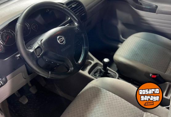 Autos - Chevrolet Zafira 2.0 GL 2010 GNC 220000Km - En Venta