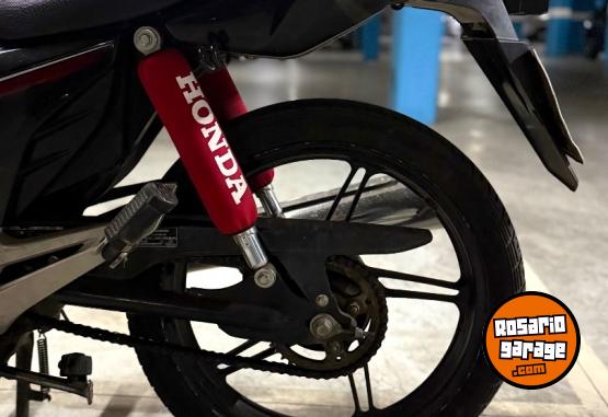 Motos - Honda New titan 2019 Nafta 27000Km - En Venta