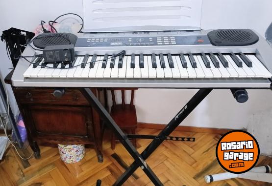 Instrumentos Musicales - Teclado con pie - En Venta