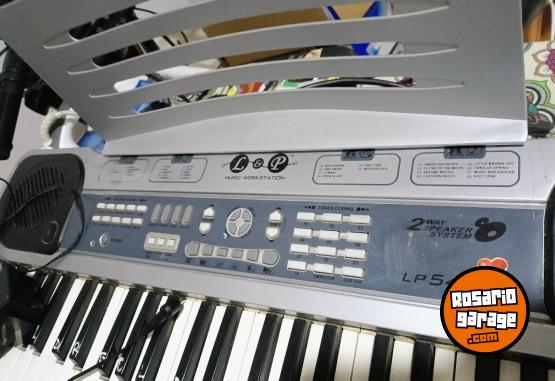 Instrumentos Musicales - Teclado con pie - En Venta