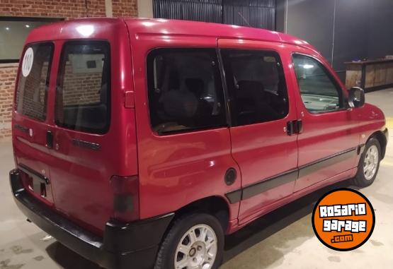 Autos - Peugeot 1.9 Furgon 5 plazas 2006 Diesel 226000Km - En Venta