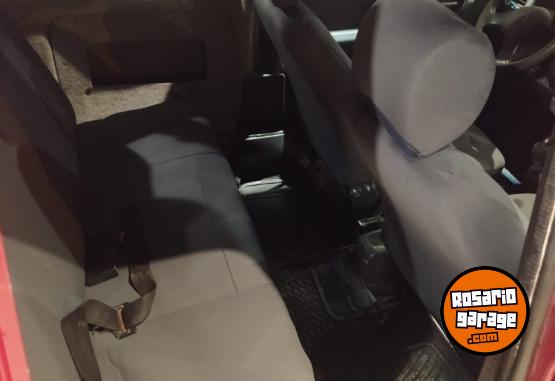 Autos - Peugeot 1.9 Furgon 5 plazas 2006 Diesel 226000Km - En Venta