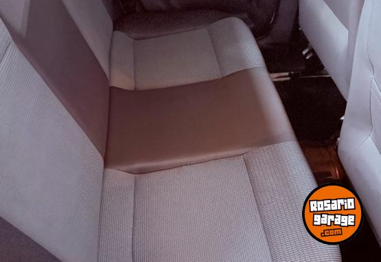 Autos - Volkswagen Gol trend 2012 Nafta 97700Km - En Venta