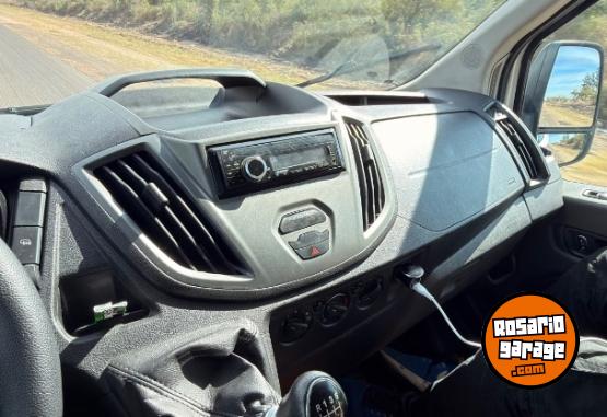 Utilitarios - Ford Transit 2021 Diesel 260000Km - En Venta