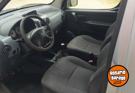 Autos - Citroen Hdi Furgon 5 plazas 2012 Diesel 222000Km - En Venta