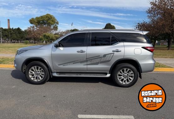 Autos - Toyota TOYOTA Sw4 SRX 7 as 2022 Diesel 107000Km - En Venta