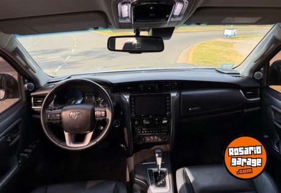 Autos - Toyota TOYOTA Sw4 SRX 7 as 2022 Diesel 107000Km - En Venta