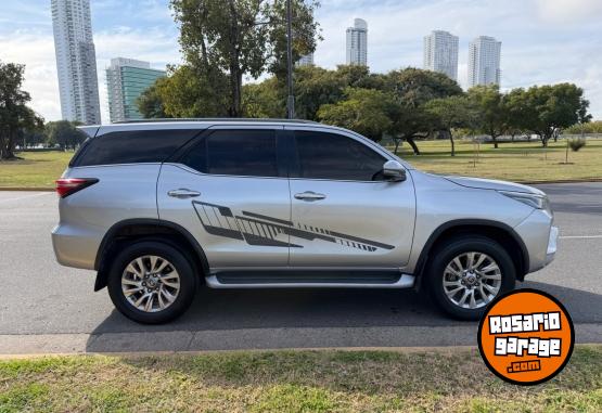 Autos - Toyota TOYOTA Sw4 SRX 7 as 2022 Diesel 107000Km - En Venta