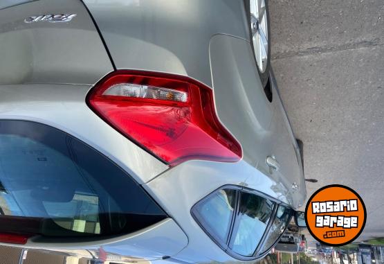 Autos - Ford FOCUS L/14 1.6 5 P S 2015 Nafta 130000Km - En Venta