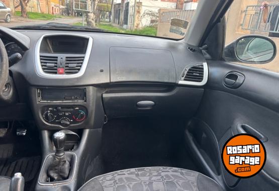 Autos - Peugeot 207 compact 2010 Nafta 195000Km - En Venta