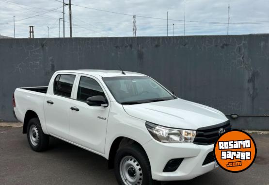 Camionetas - Toyota Hilux DX 4x2 2021 Diesel 190000Km - En Venta
