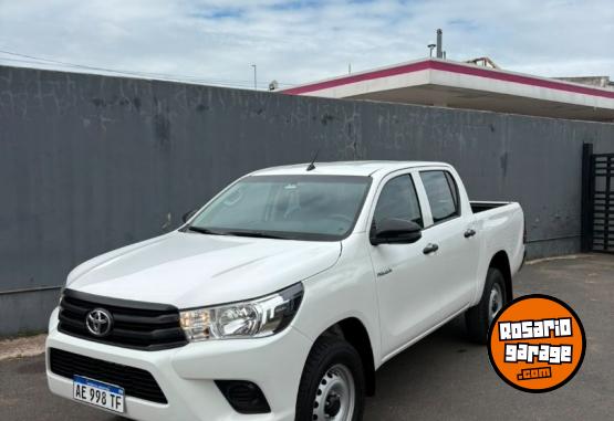 Camionetas - Toyota Hilux DX 4x2 2021 Diesel 190000Km - En Venta