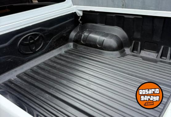 Camionetas - Toyota Hilux DX 4x2 2021 Diesel 190000Km - En Venta