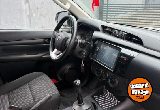 Camionetas - Toyota Hilux DX 4x2 2021 Diesel 190000Km - En Venta