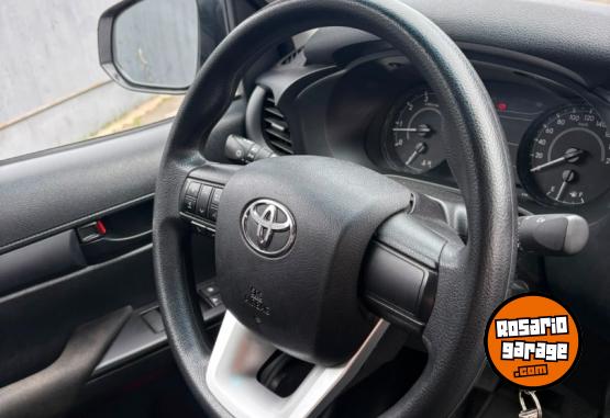 Camionetas - Toyota Hilux DX 4x2 2021 Diesel 190000Km - En Venta