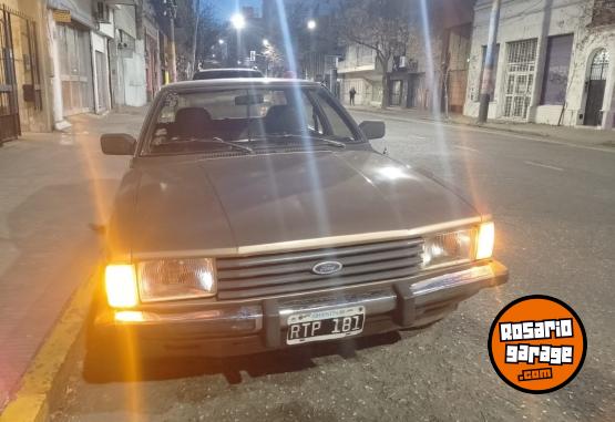 Autos - Ford Taunus 1984 Nafta 200000Km - En Venta