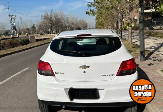 Autos - Chevrolet Onix 2016 Nafta 81500Km - En Venta