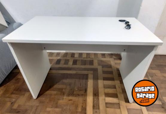 Hogar - Vendo Escritorio de oficina con hub USB + repisa organizadora - En Venta