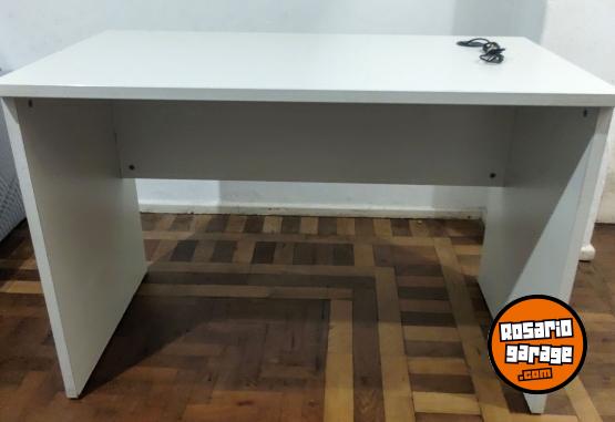 Hogar - Vendo Escritorio de oficina con hub USB + repisa organizadora - En Venta
