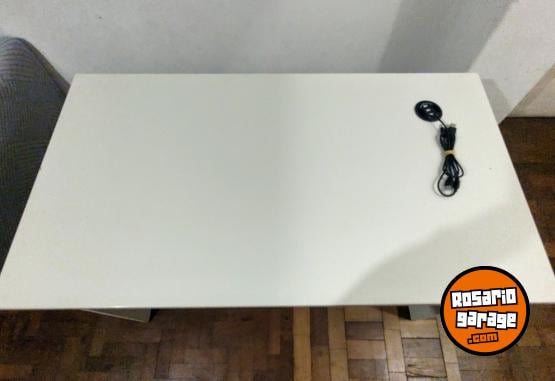 Hogar - Vendo Escritorio de oficina con hub USB + repisa organizadora - En Venta