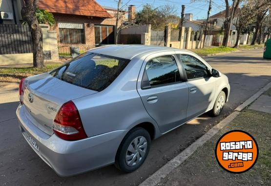 Autos - Toyota Etios 2017 Nafta 48300Km - En Venta