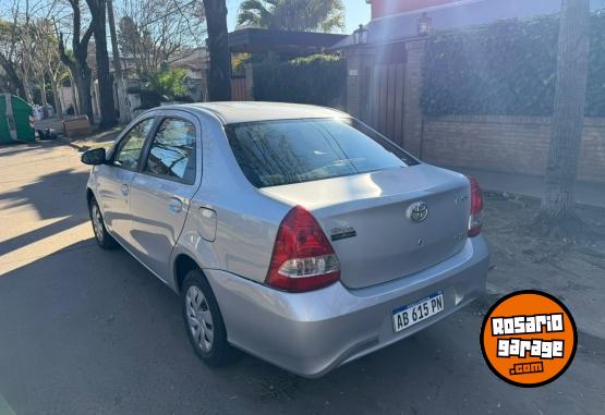 Autos - Toyota Etios 2017 Nafta 48300Km - En Venta