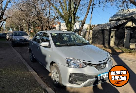 Autos - Toyota Etios 2017 Nafta 48300Km - En Venta