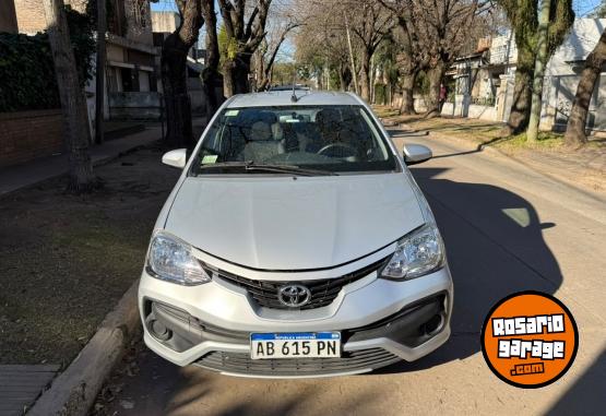 Autos - Toyota Etios 2017 Nafta 48300Km - En Venta