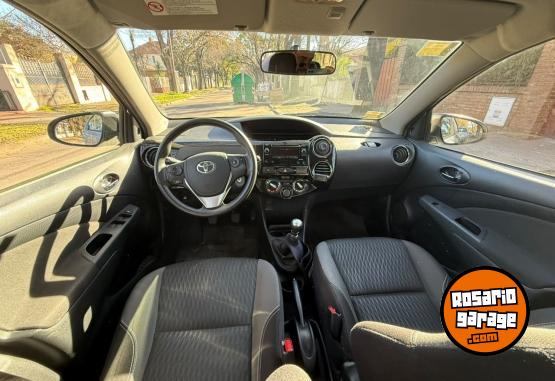Autos - Toyota Etios 2017 Nafta 48300Km - En Venta