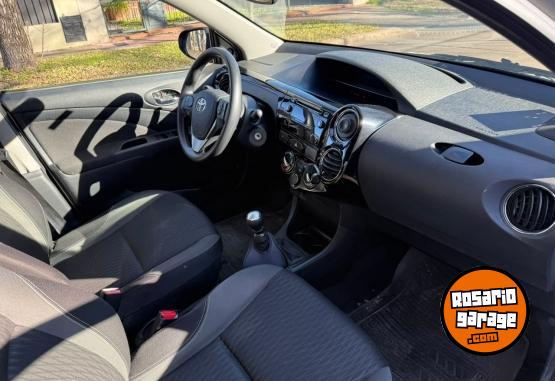 Autos - Toyota Etios 2017 Nafta 48300Km - En Venta