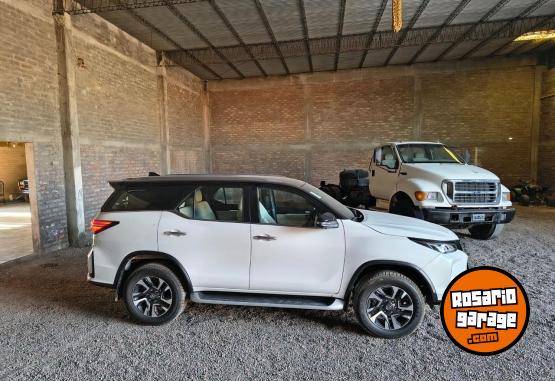 Camionetas - Toyota Sw4 diamon 2024 Diesel 1800Km - En Venta