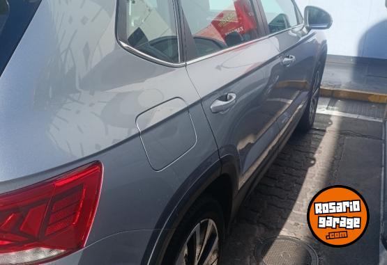 Camionetas - Volkswagen Taos Hightline 2023 Nafta 31000Km - En Venta
