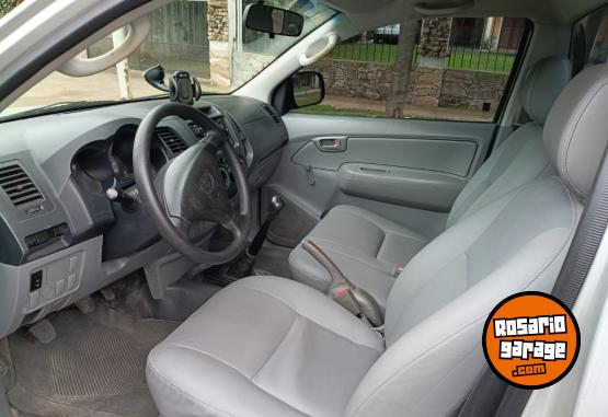 Camionetas - Toyota HILUX 4X2 CAB SIMPLE TD 2006 Diesel 300000Km - En Venta