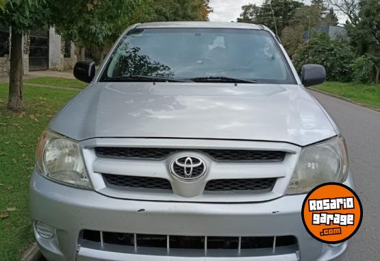 Camionetas - Toyota HILUX 4X2 CAB SIMPLE TD 2006 Diesel 300000Km - En Venta