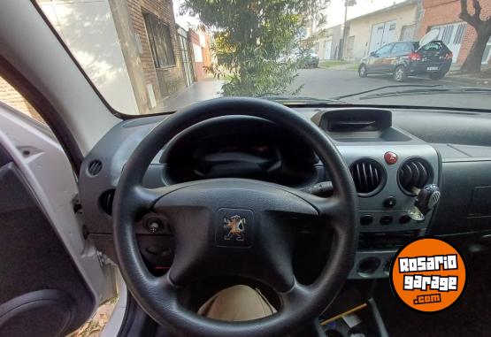 Utilitarios - Peugeot Partner 2024 Nafta 41000Km - En Venta