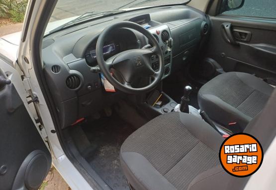 Utilitarios - Peugeot Partner 2024 Nafta 41000Km - En Venta