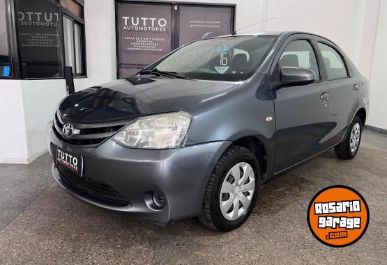 Autos - Toyota Etios xs 2016 Nafta 114000Km - En Venta