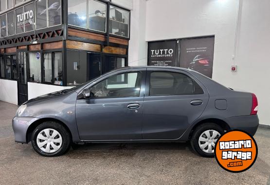 Autos - Toyota Etios xs 2016 Nafta 114000Km - En Venta