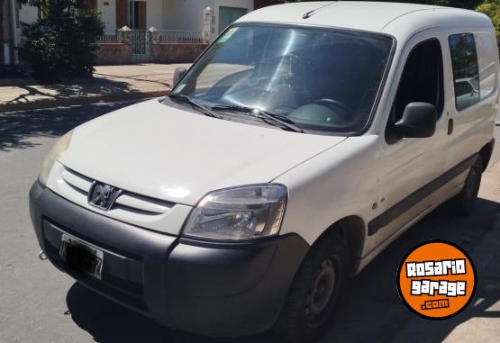 Utilitarios - Peugeot Partner hdi 2011 Diesel 250Km - En Venta