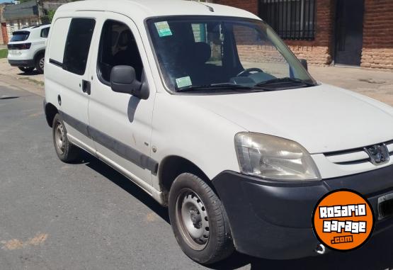 Utilitarios - Peugeot Partner hdi 2011 Diesel 250Km - En Venta