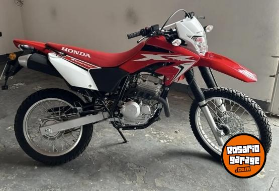 Motos - Honda Tornado 2023 Nafta 4000Km - En Venta