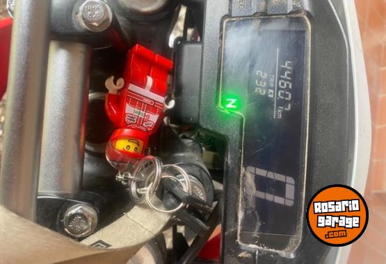 Motos - Honda Tornado 2023 Nafta 4000Km - En Venta